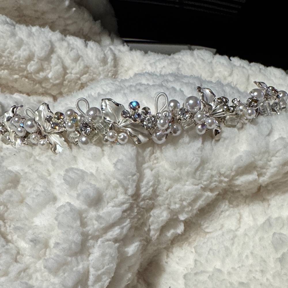 Elegant Silver Pearl Headband
